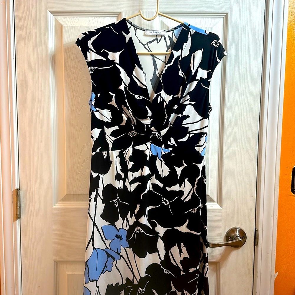 Women’s sleeveless dress. Blue, black & white. Tags removed but fits like medium